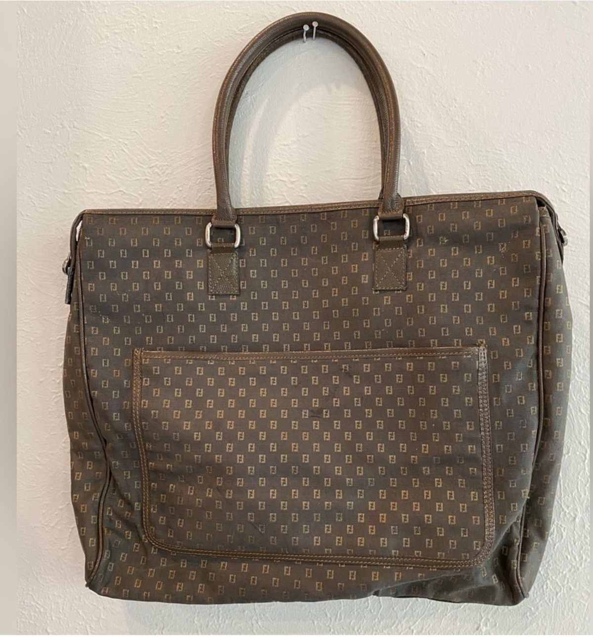 FENDI XL BEACH TOTE 10/10 ALSO GUCCI LV AVAIL
