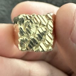 gold ring