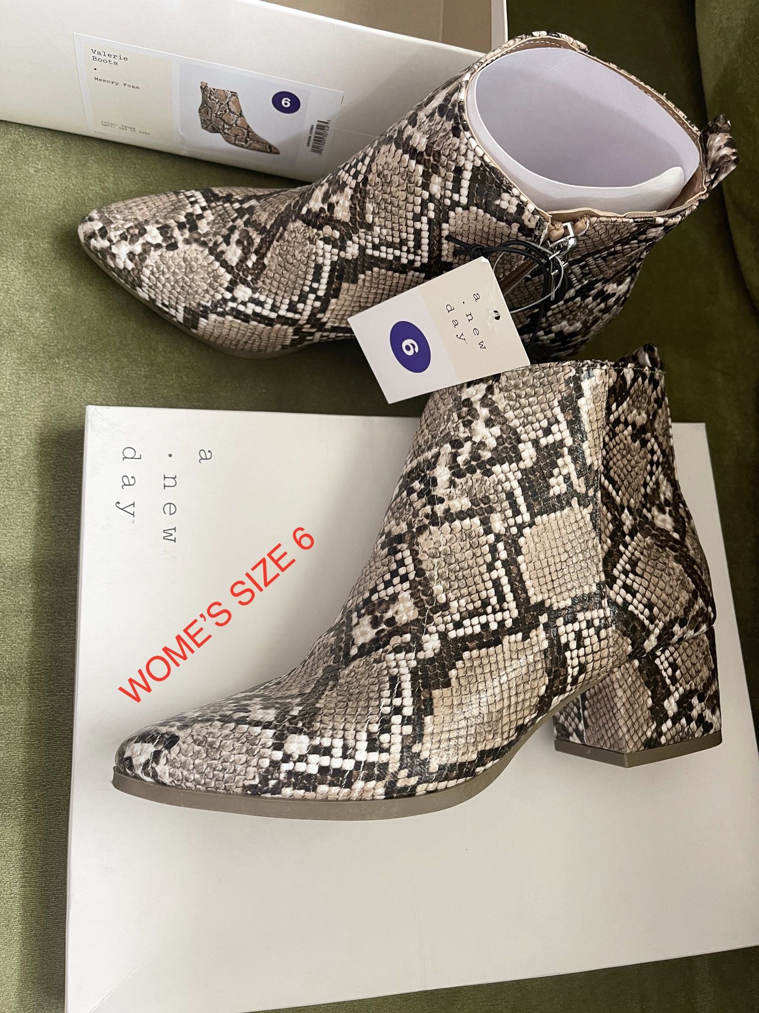 New a. new day Women’s Boots Taupe Color Size 6 (Nuevos)