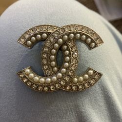 Brooch