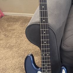 GUITAR BASS 4 STRINGS NEW FENDER PRECISIÓN EDITION LIMITED 