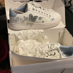 A Beautiful, New In The Box Pair Of Snickers With Designs On White, Size 7.5, Aldo ( NO SHIPPING)
