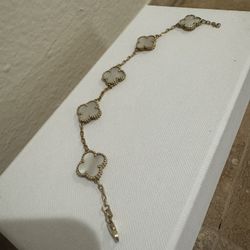 5 Clover Bracelet.