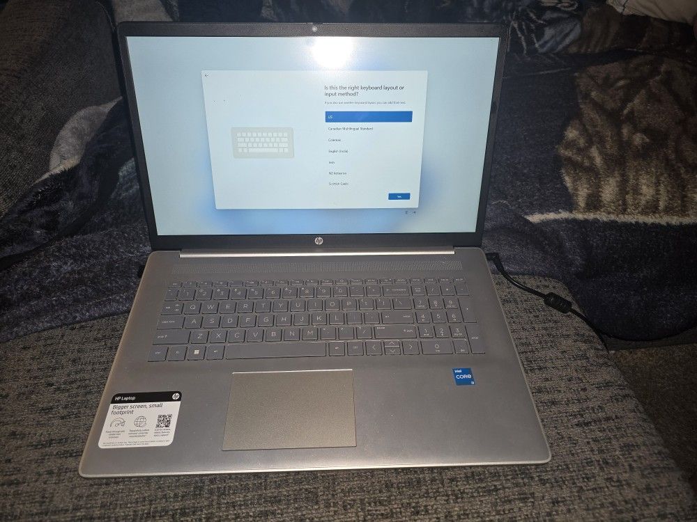 HP Laptop 17-cn2083dx