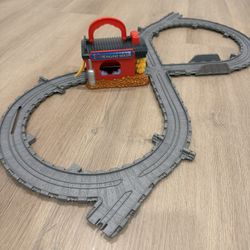 Thomas The Train Take-n-Play Sodor Engine Wash Set