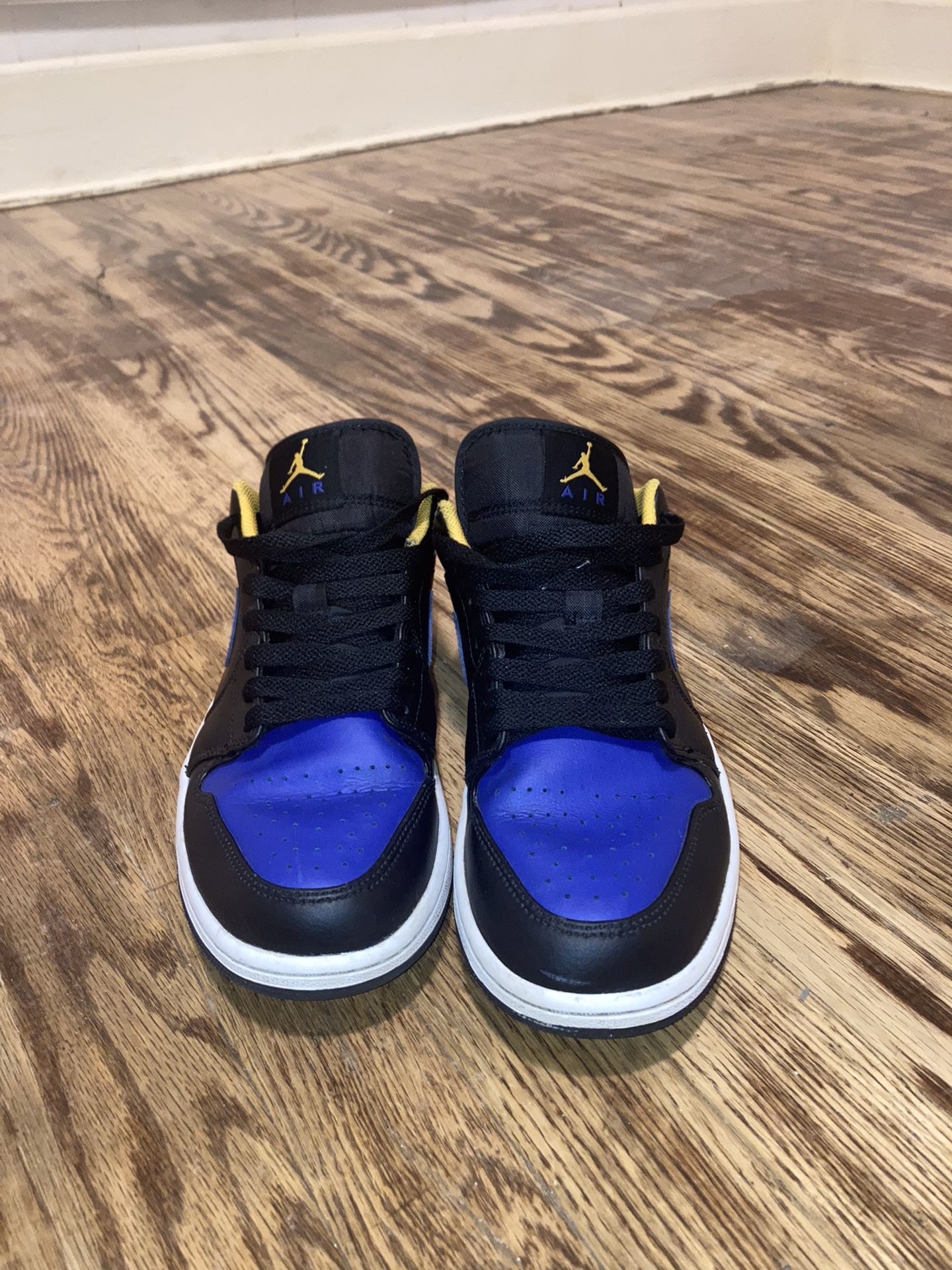 Jordan 1 Low Dark Concord “Lakers”