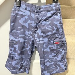 Boys short (size 14)