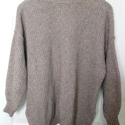 Women's cozy knit sweater