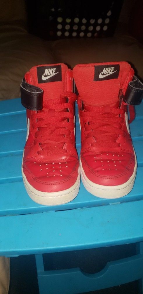 Red Nike's