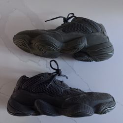 Size 8.5 Men - adidas Yeezy 500 Low Utility Black