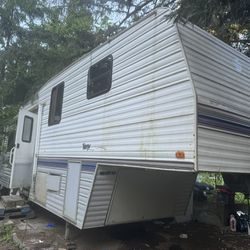 1998 28ft Terry 5th Wheel With 2slides 