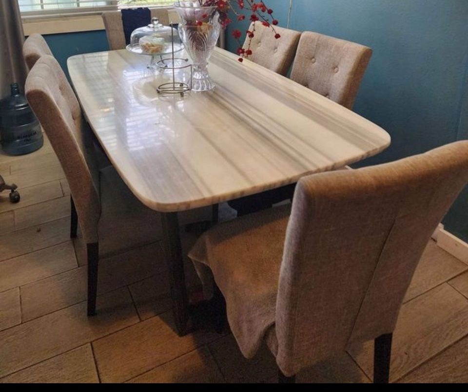 Dinning Table