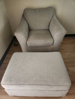 LOUNGE CHAIR WITH OTTOMAN