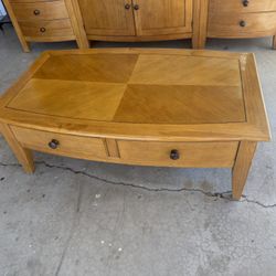 Solid Wood Coffee Table - Pine Blond Finsh
