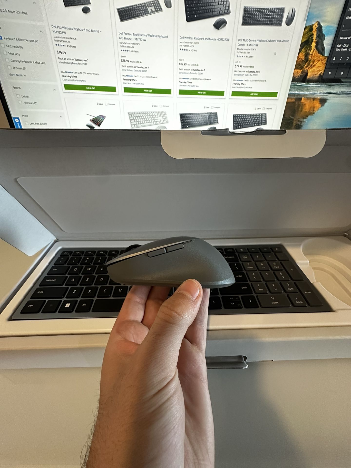Dell Multi-Device Wireless Keyboard and Mouse Combo - KM7120W