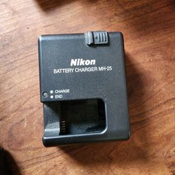 Nikon MH-25 Battery Charger