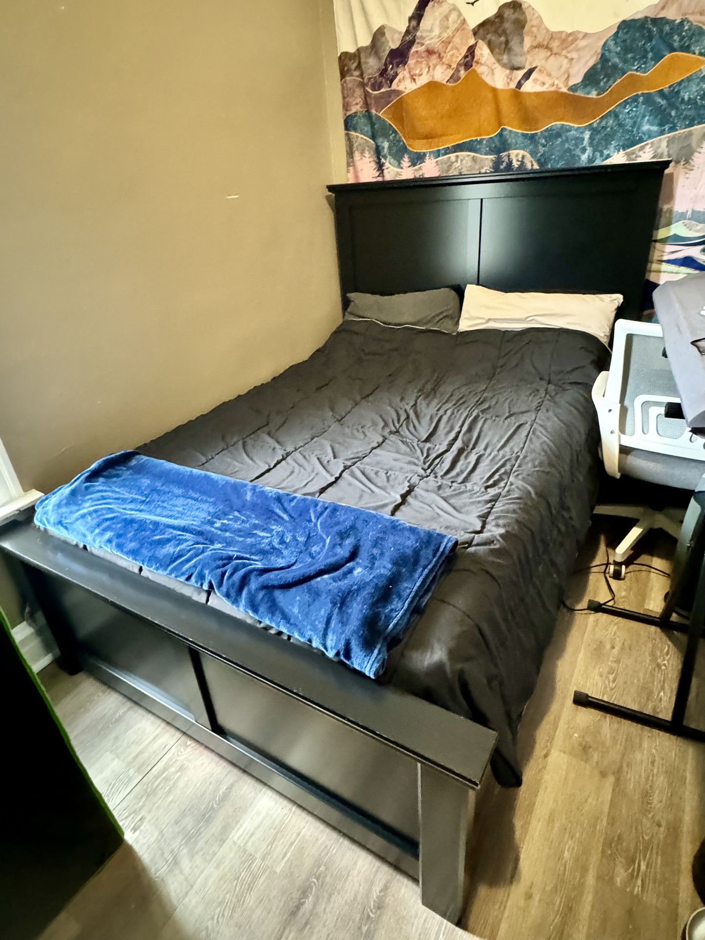 Full size bed with mattress and box frame