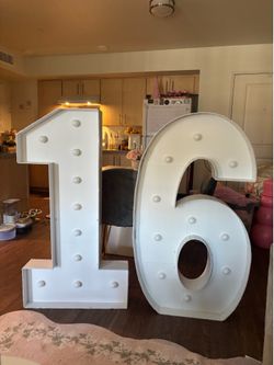 Light Up Marquee Numbers “16” – Sweet 16 Birthday Party Decor