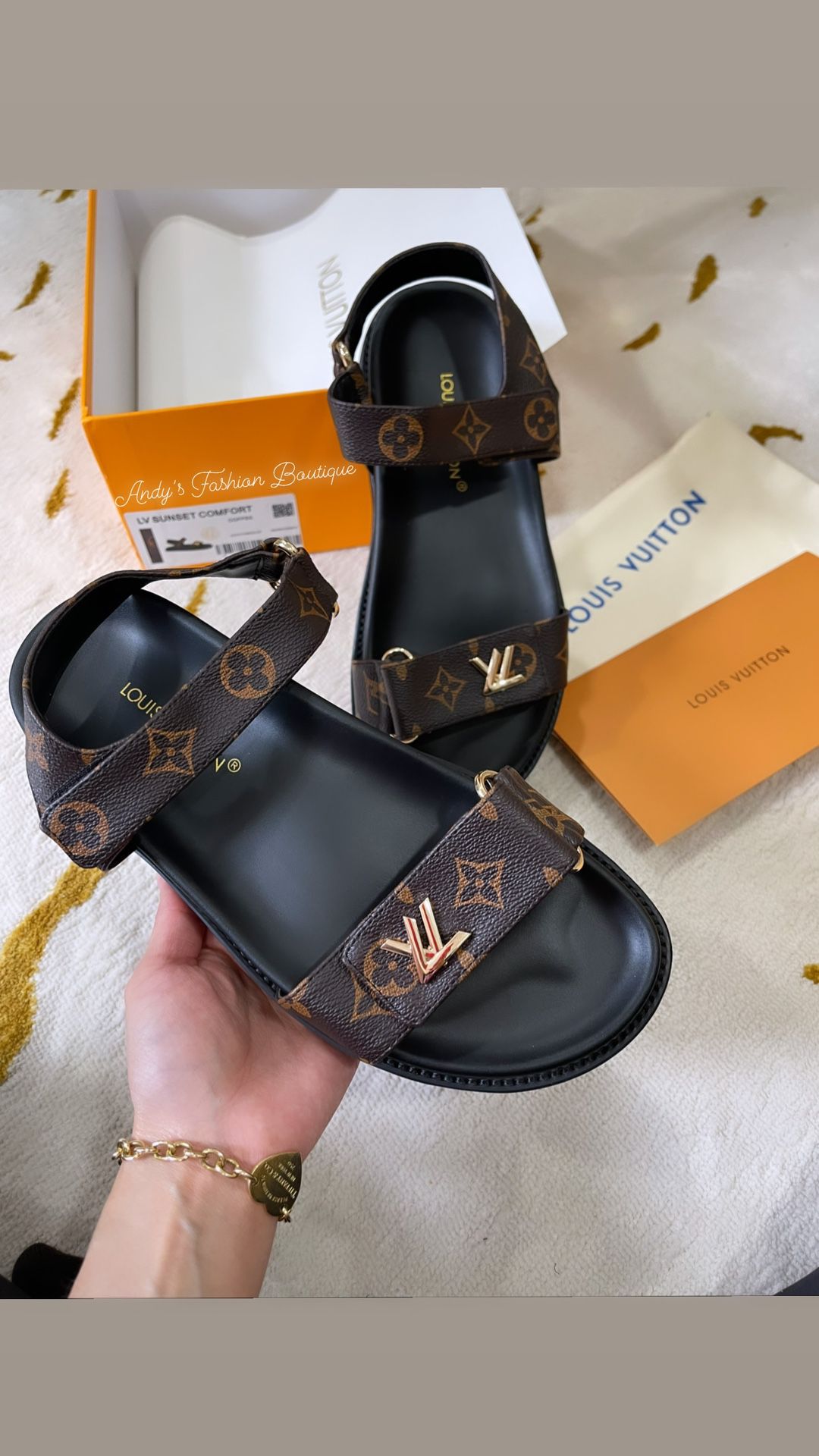 Louis Vuitton Slides for Sale in Brooklyn, NY - OfferUp #louis