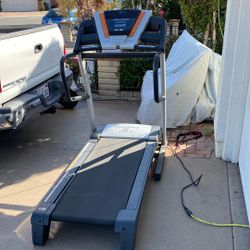 Preform I Series 785 E Treadmill Super Nice