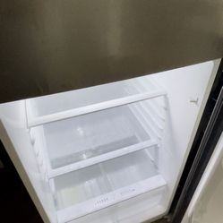 Magic Chef Full Size Fridge 