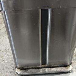 Simplehuman trash can