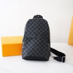 Louis Vuitton Avenue Sling Bag for Sale in Miami, FL - OfferUp