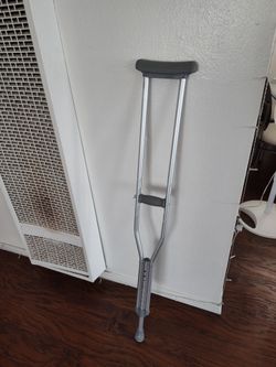 Adult crutches
