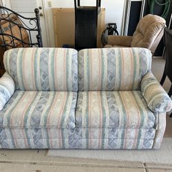 La Z Boy Pullout Sleeper Sofa