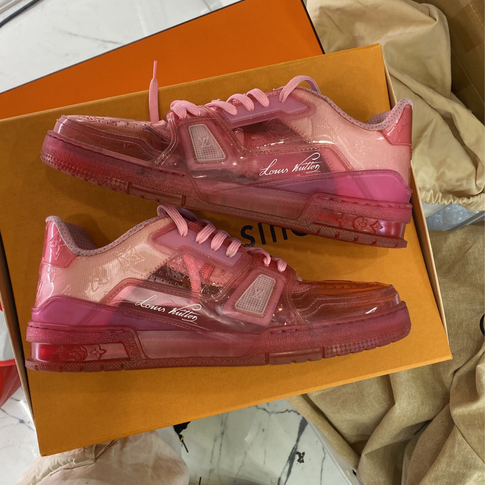 LOUIS VUITTON TRAINER FLUROESCENT PINK TRANSLUCENT for Sale in Peck Slip,  NY - OfferUp
