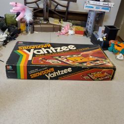 Vintage SHOWDOWN YAHTZEE