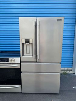 4-Door French Door Counter-Depth Refrigerator 36’ with Dual Ice Maker - Smudge Proof Stainless Steel ( like new)
