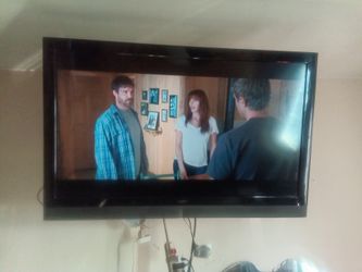 80inch Vivo T. V. With Wall Mount 75