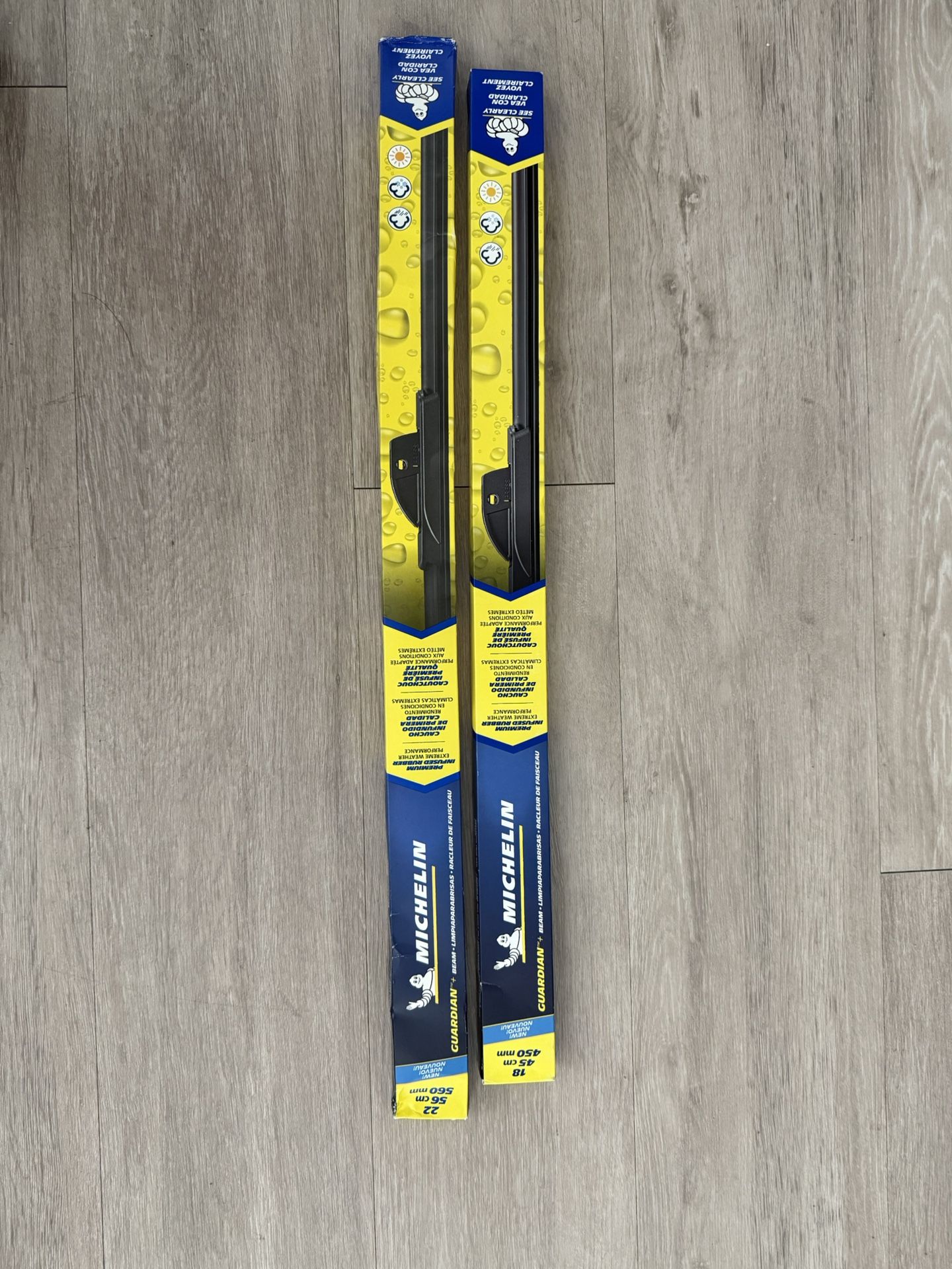Brand New Windshield Wiper 18CM And 22CM