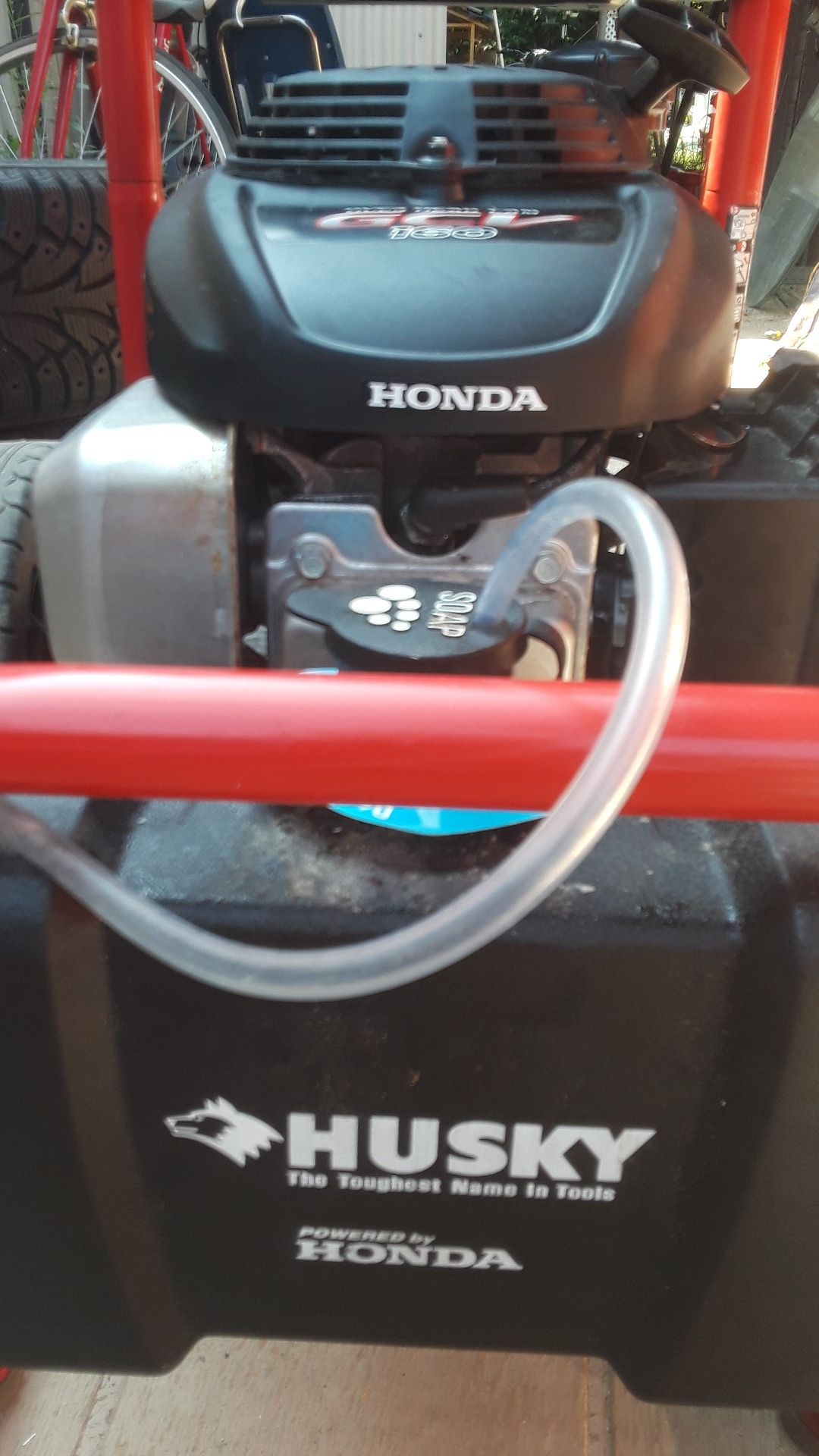 Pressure washer 2600 psi 2.3 GPM Husky power by Honda easy start for