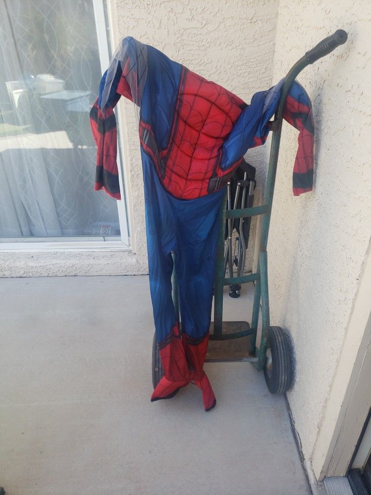 Spiderman Costume Large Size. Used A Few Times. From Party City. Costs 49.99 From Party City. Large Size Out Of Stock.