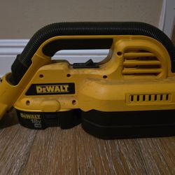 DEWALT DC515K220 18V 1/2 GALLON WET/DRY PORTABLE VAC 220V