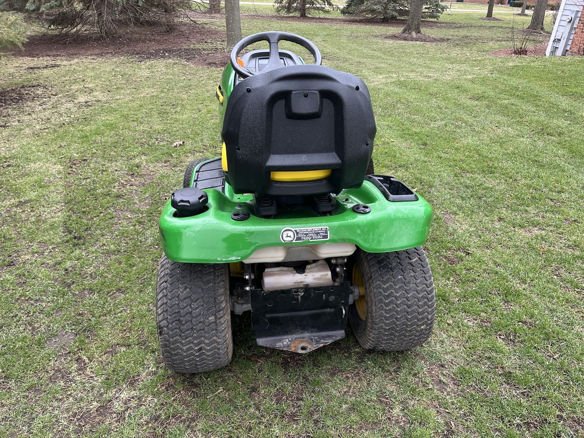 John Deere X310 Garden Tractor Riding Lawn Mower With A 42 Inch Deck