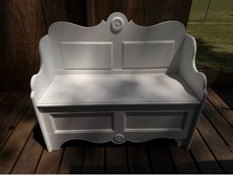 Walkway bench