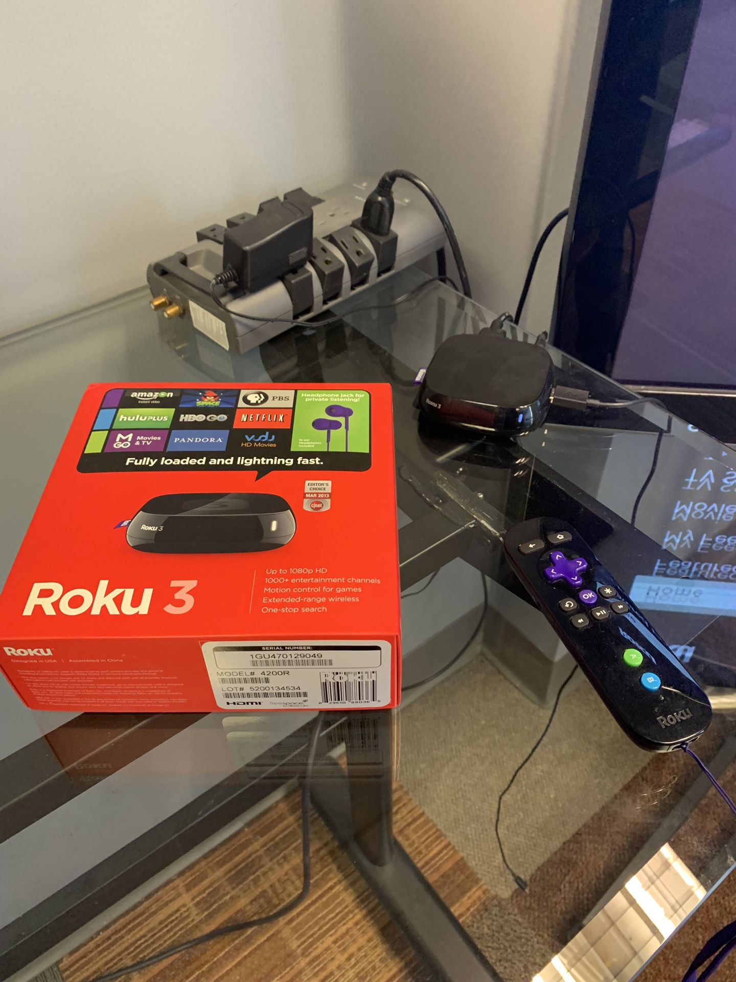 Roku 3 with everything (headphones, box) perfect condition