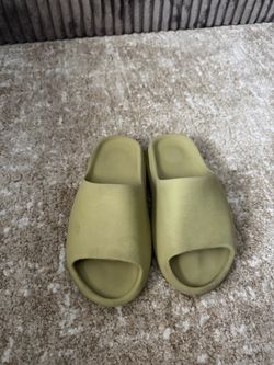 Yeezy Slide Resin Size 9Mens