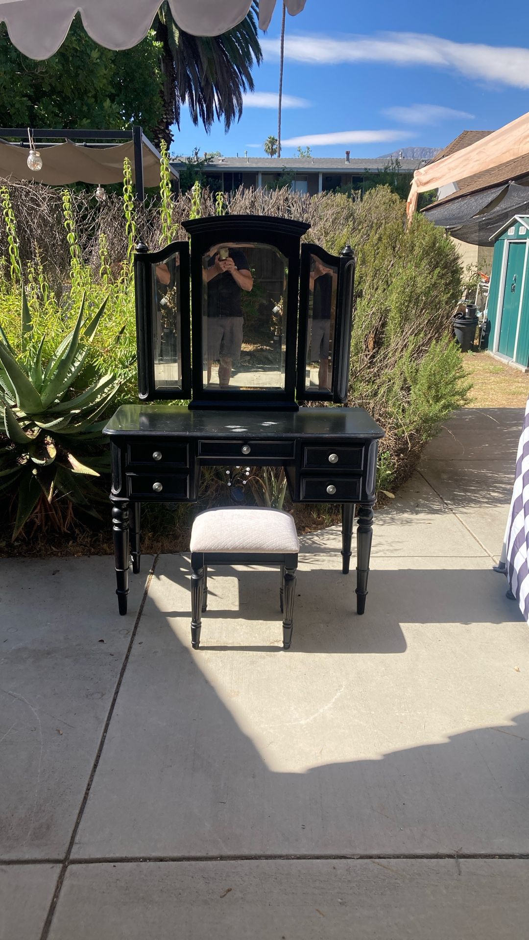 Vanity Set With Mirrors And Stool Makeup Table