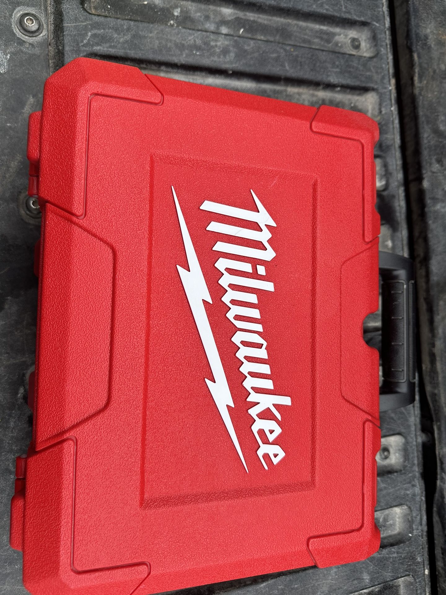 Milwaukee Lazer Green 100 Ft Battery And Charger