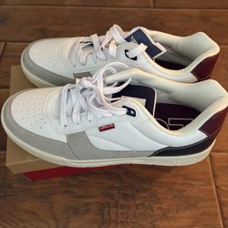 New Men’s Levi’s Shoes Size 10