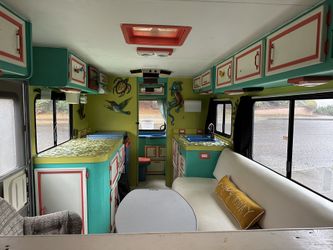 1989 Toyota Dolphin Motorhome – $17,000 📍 Clean Title | 🚐 Low (~66,450) miles | ☀️ Solar-Powered | 🛏 Sleeps 3+ | 21 feet