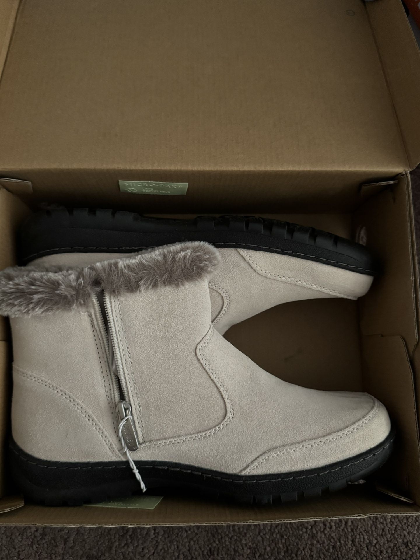 Khombu Boots Size 10