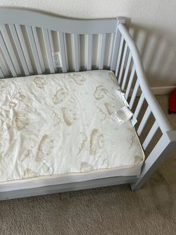 Toddler bed