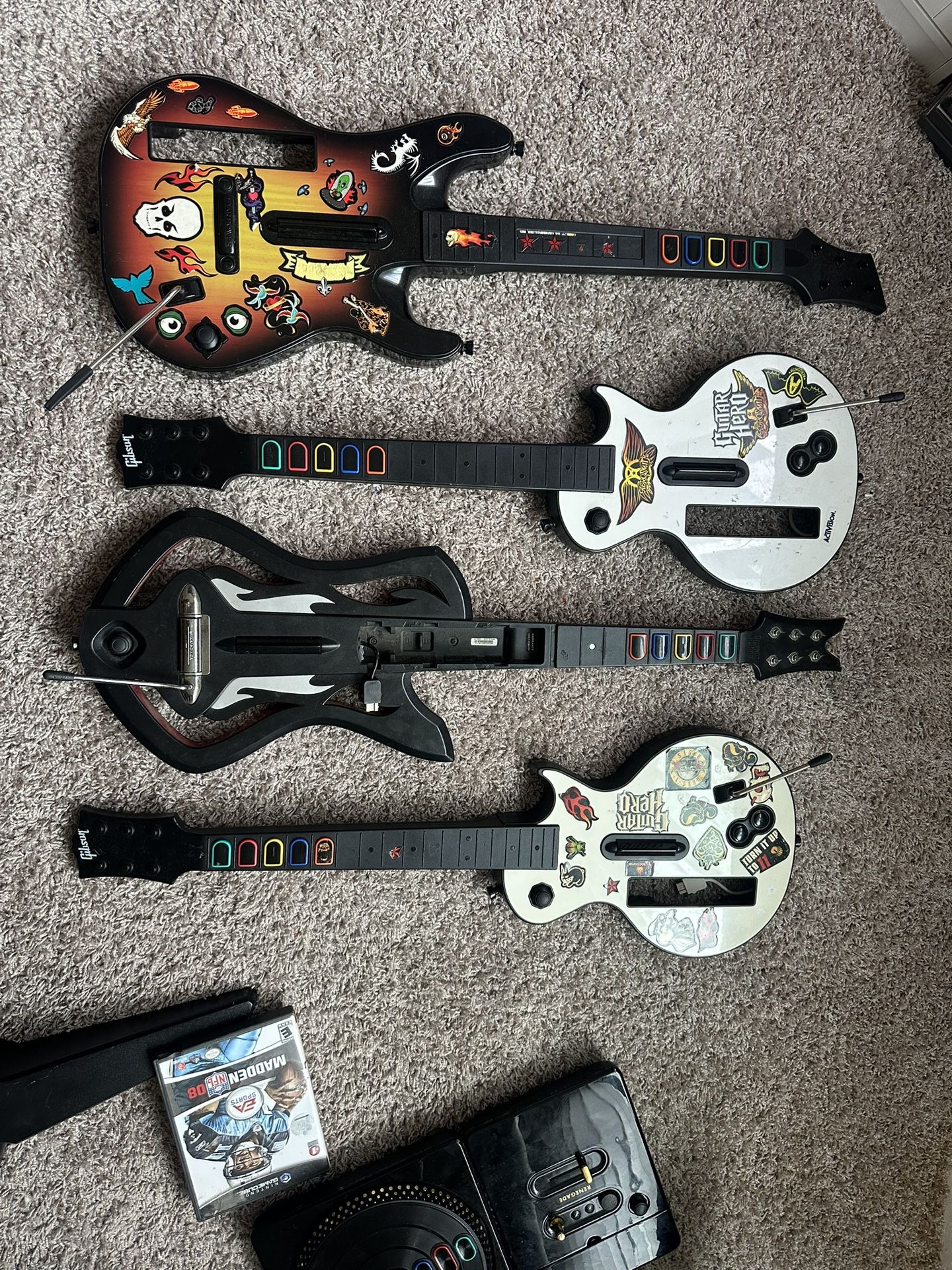 Wii Guitar Hero & Wii Rock Band