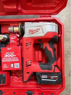 Milwaukee 18V cordless PrePex expansion tool kit