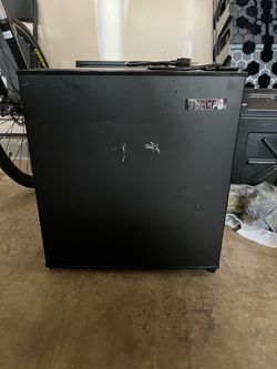 Mini fridge (Teccpo)
